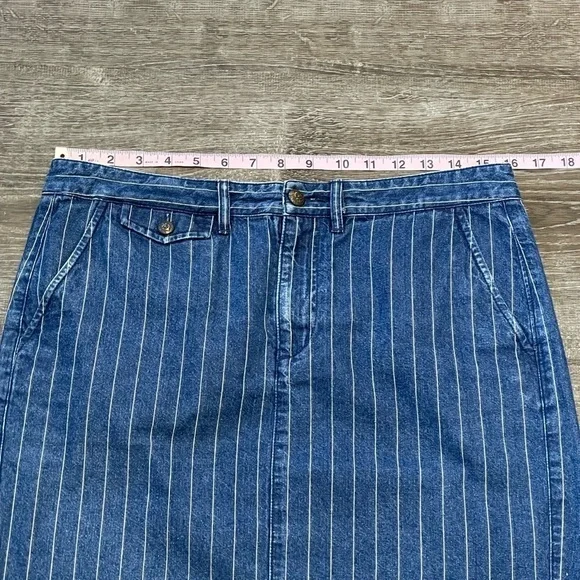 Vintage Lauren Ralph Lauren Pinstripe Denim Skirt size 6. SEE MEASUREMENTS - Picture 4 of 6